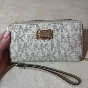 Michael Kors wallet